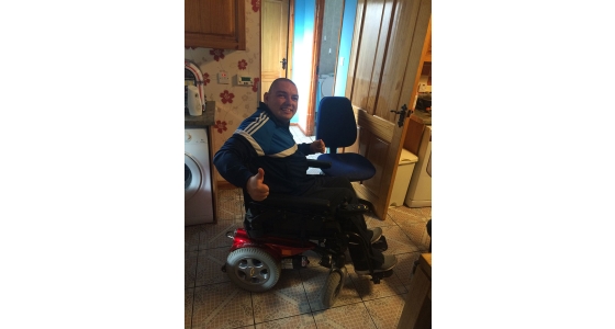 Quickie Salsa with kerb climber Powerchair - Product Focus